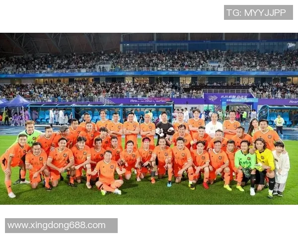 嘉伟足球明星的真实身份揭秘及其在足球界的影响力分析