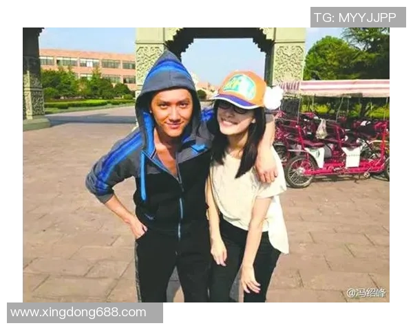 佩雷拉与篮球明星亲密合影展现运动精神与友谊魅力